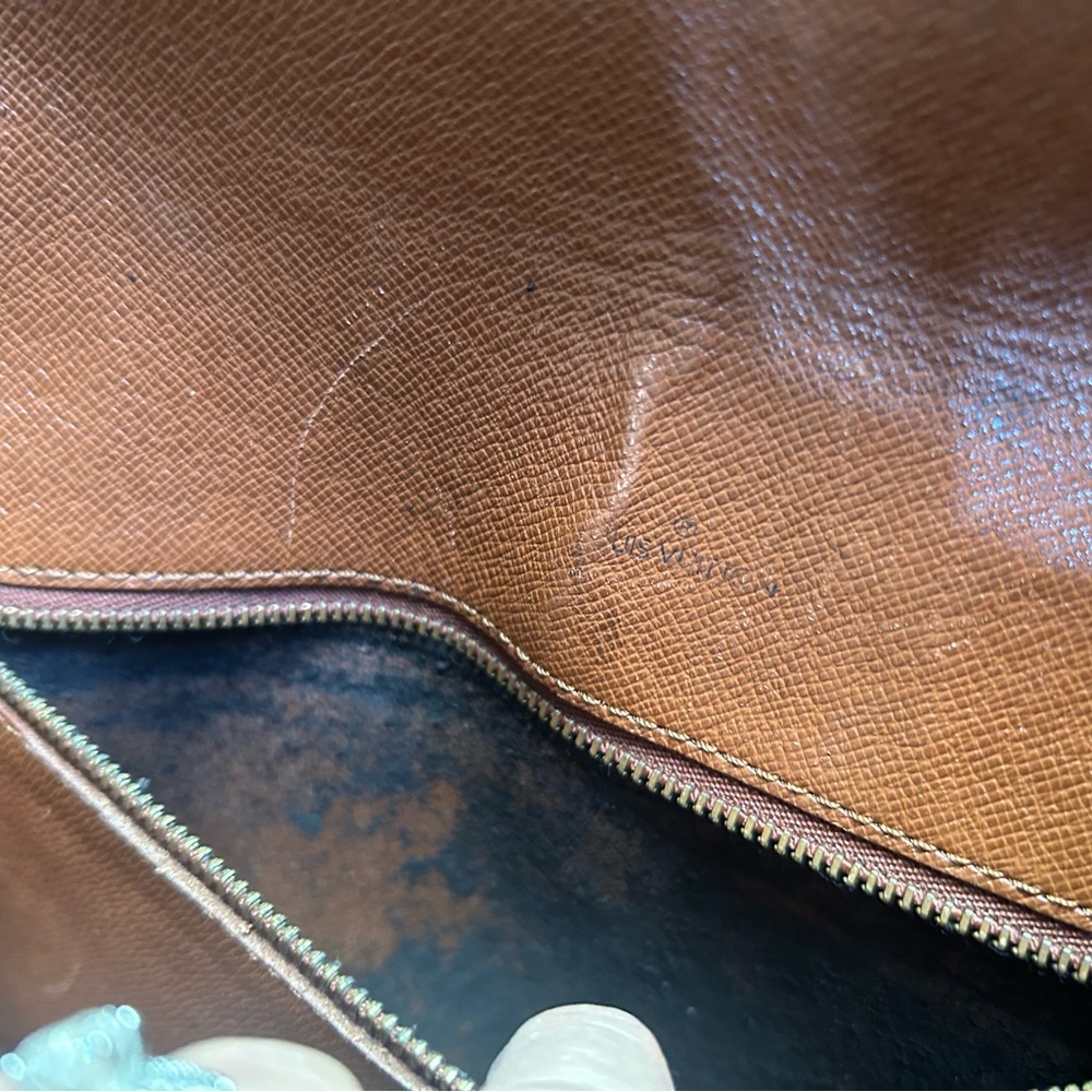 LOUIS VUITTON Saint Cloud GM Shoulder
Bag Monogram Leather Brown - Picture 9 of 17